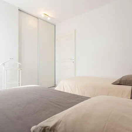 דירה Duplex Avec Jardin Proche Du Lac Et Des Commodites De Navarrosse *