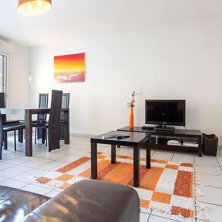 Duplex Avec Jardin Proche Du Lac Et Des Commodites De Navarrosse דירה *