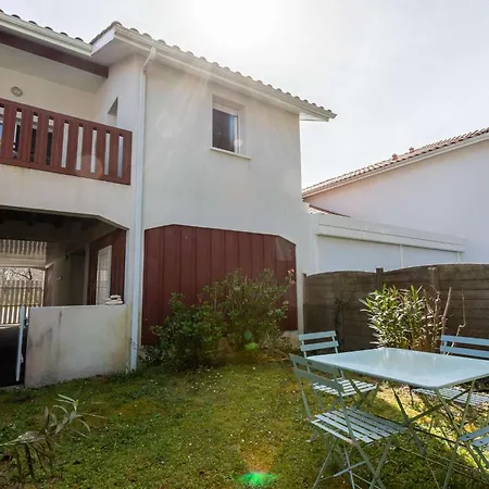 דירה Duplex Avec Jardin Proche Du Lac Et Des Commodites De Navarrosse
